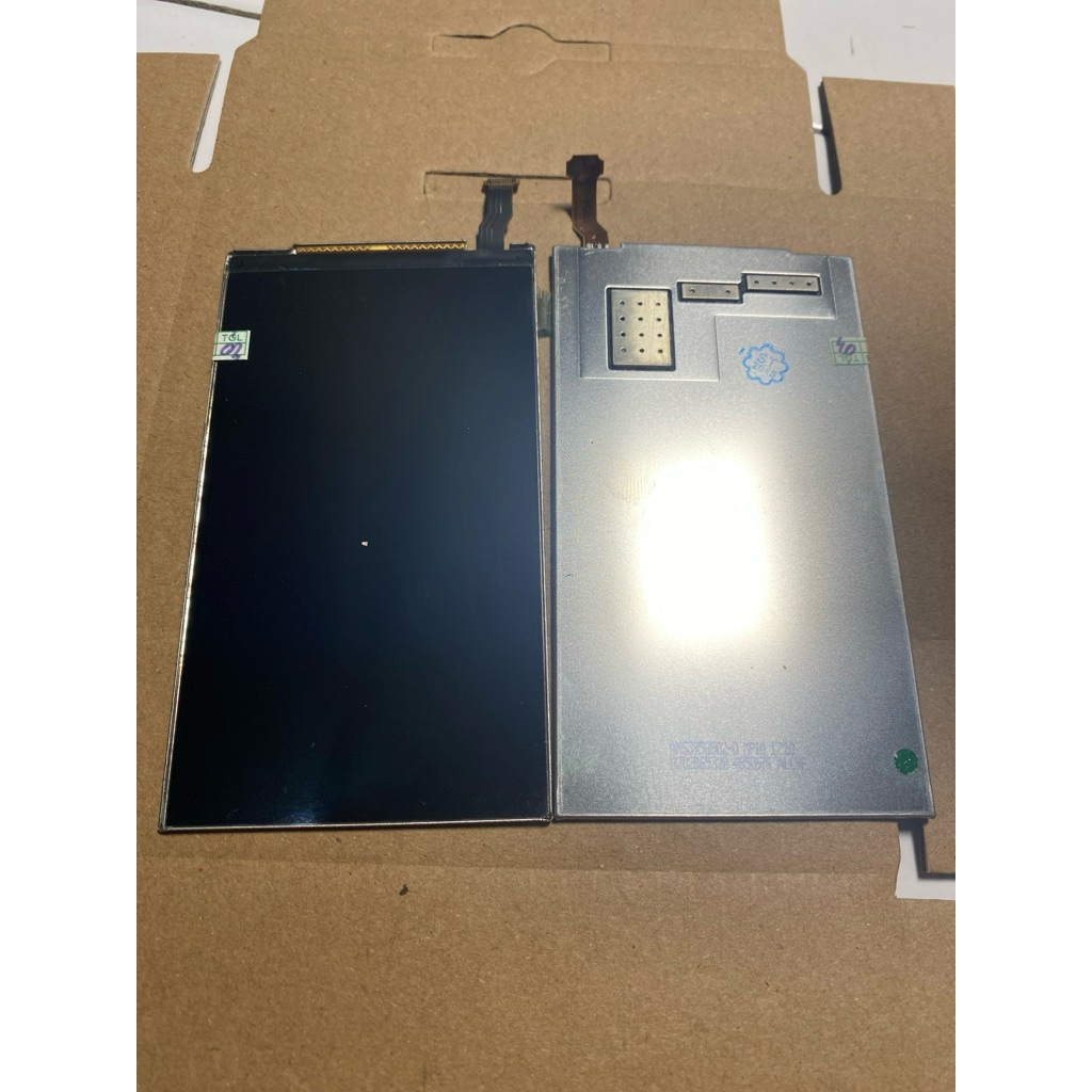 LCD NOKIA X7