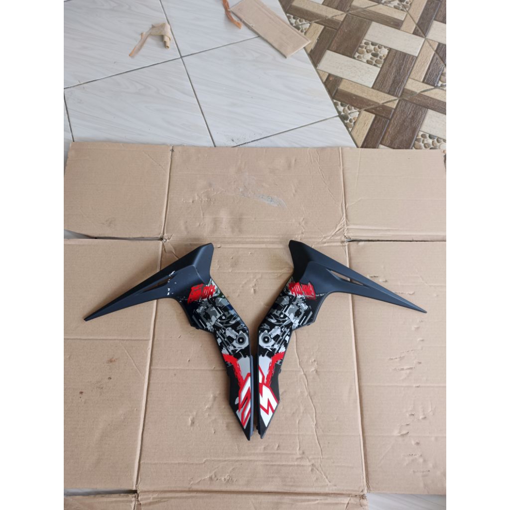 cover sayap tebeng samping sonic 150R original