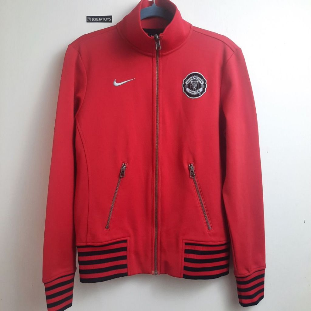 NIKE Jaket Jersey MANCHESTER UNITED England Track Size M Preloved