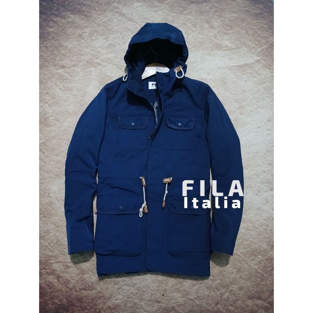Jaket mountain keren FILA recoemend bekas pakai