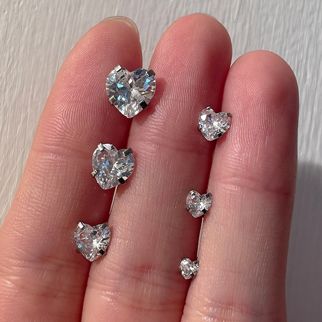 Titanium Anting untuk wanita, berbentuk hati, dengan desain unik dan mewah, cocok untuk telinga bagi