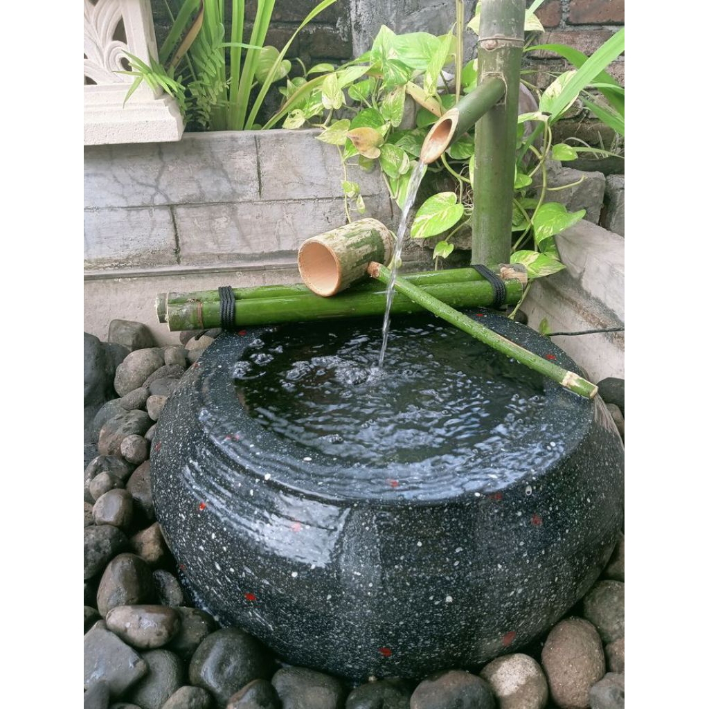 air mancur bambu dekorasi kolam ikan minimalis