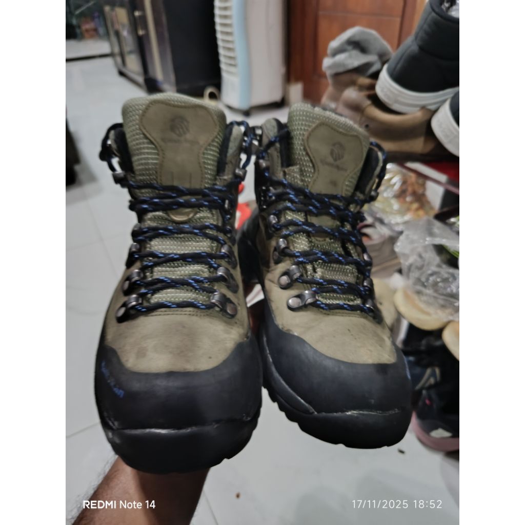 sepatu outdoor second kantukan Gore-tex