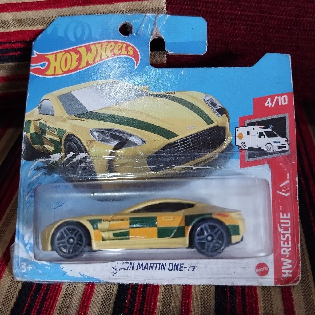 Hot Wheels Aston Martin One- 77 (HW Rescue)