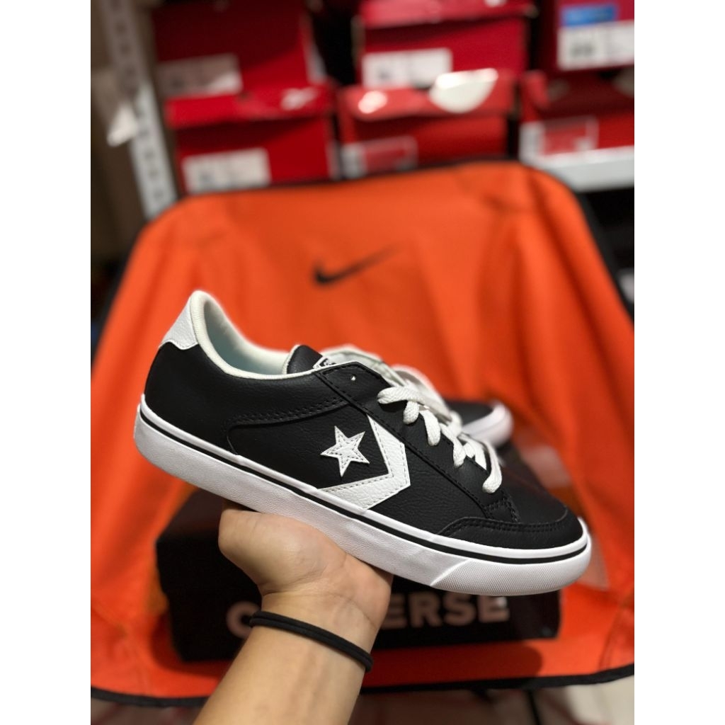 Converse Ox Tobin Black White