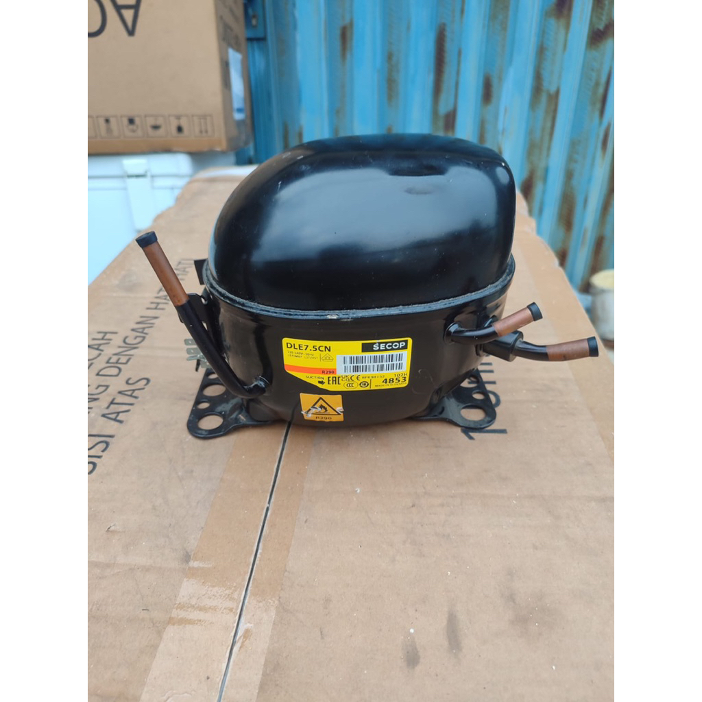 Kompresor Kulkas  1/5pk DLE7.5CN R290 Merk SECOP