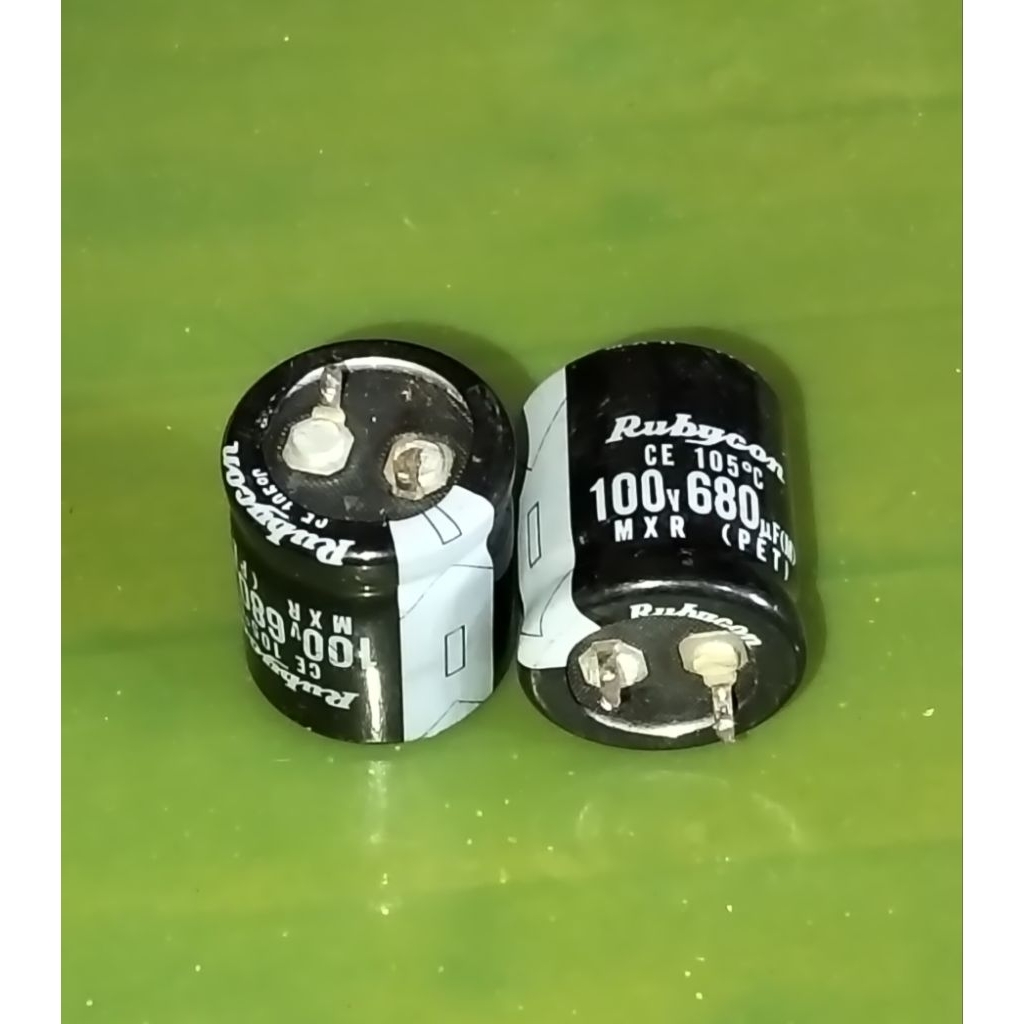 ELCO 100V 680UF T 2.5CM D 2.2CM BEKAS