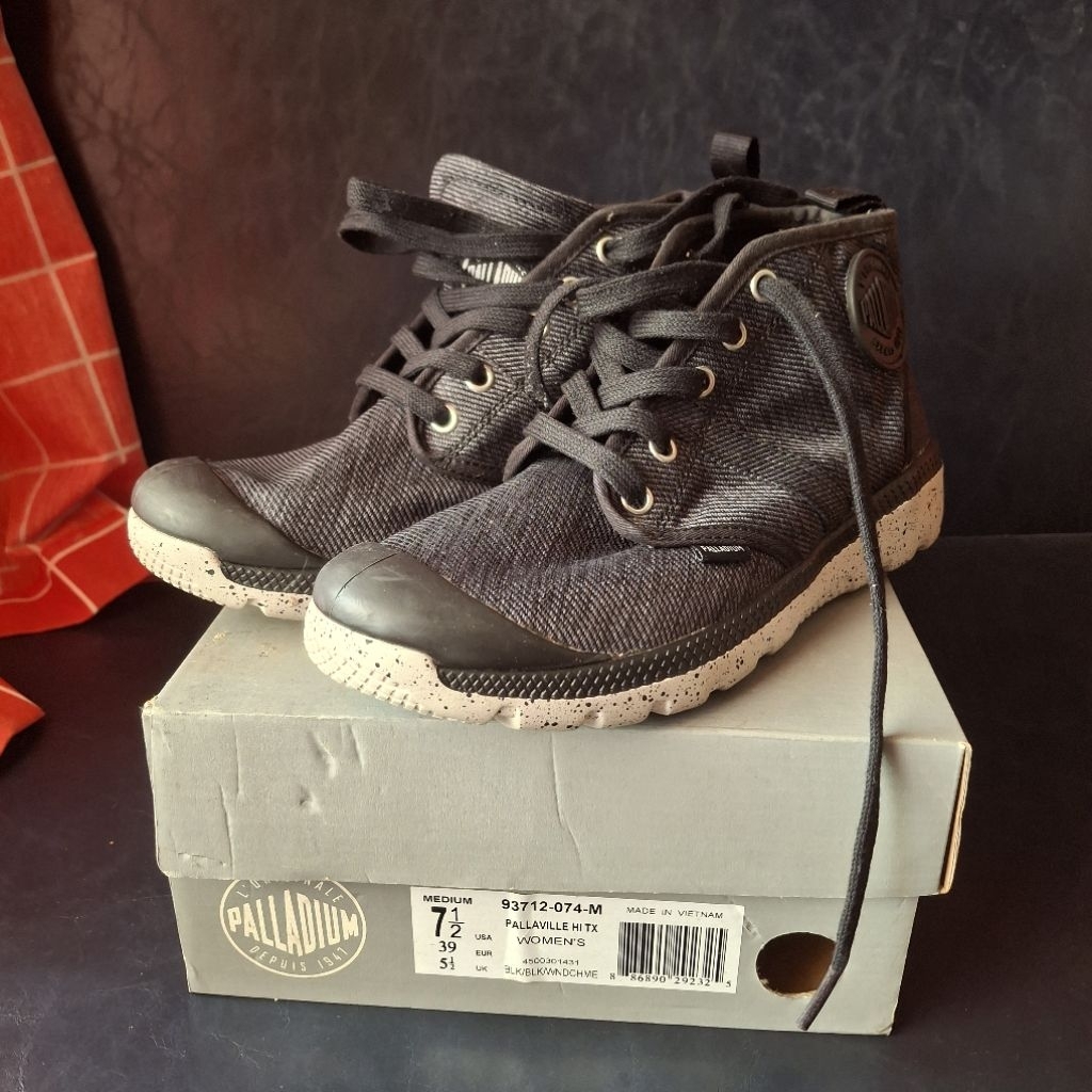 Sepatu Palladium Wanita High Cut PallaLite TX Warna Hitam Size 39 Original