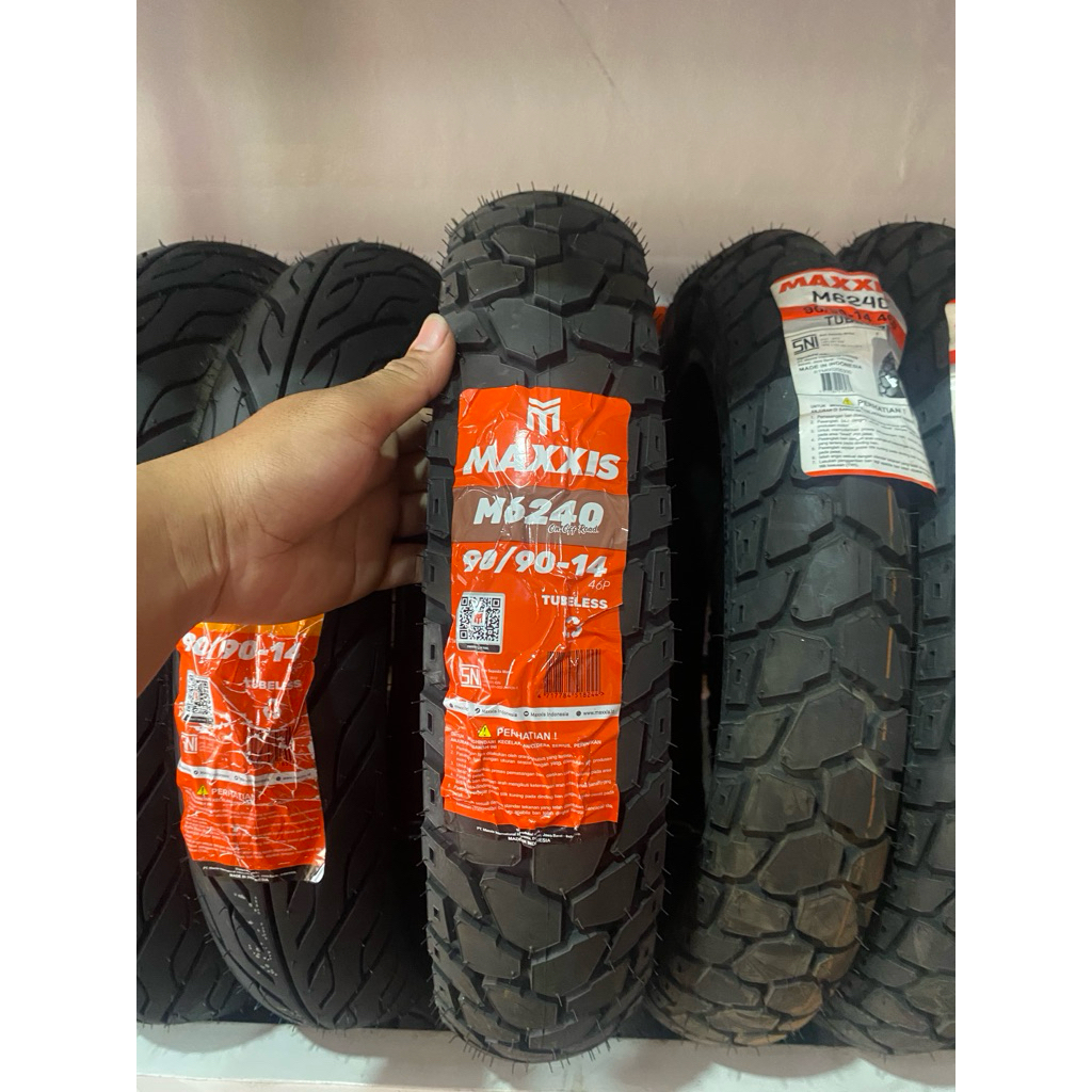 BAN MAXXIS M6240 TUBELEES ONROAD 90/90-14