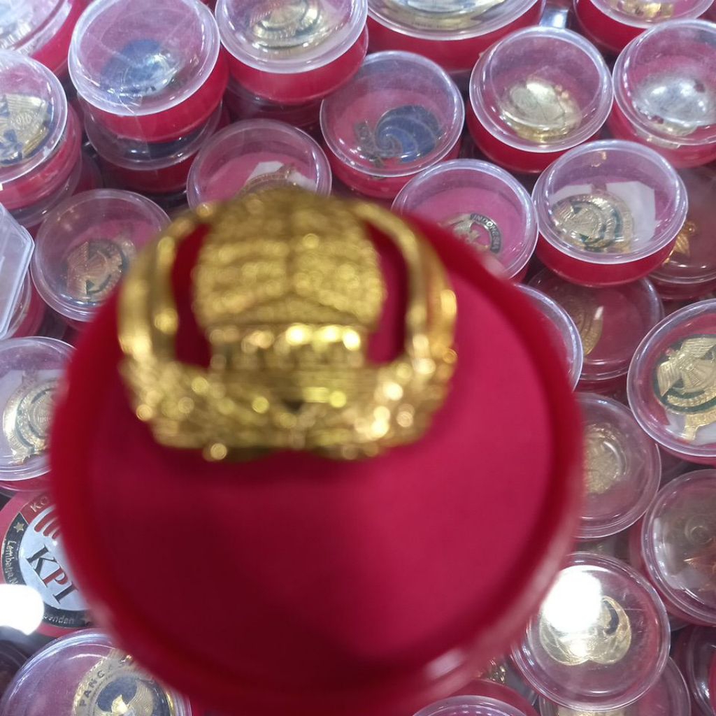 Pin bros korpri bahan kuningan tebal magnet