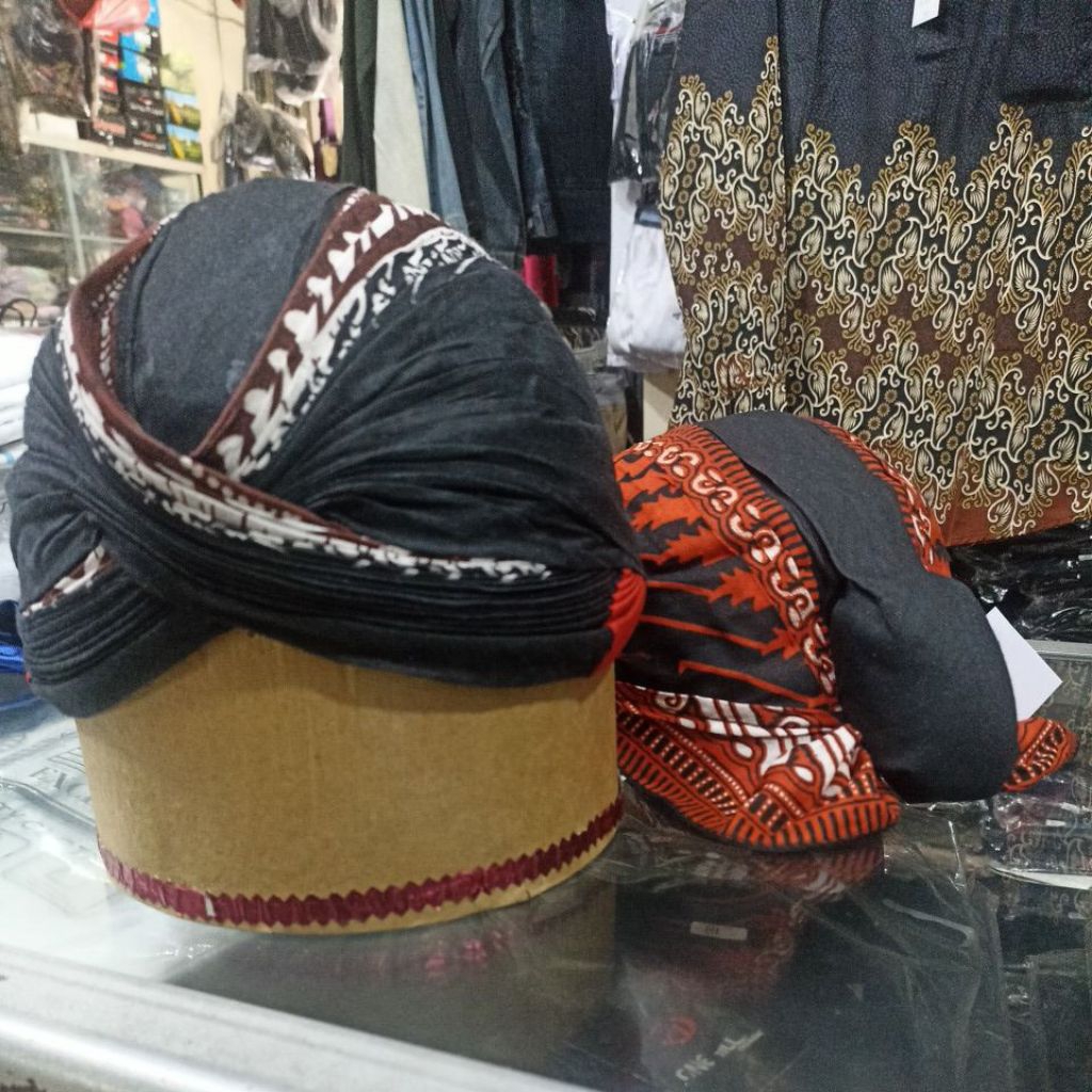 Blangkon gaya jogja mondol