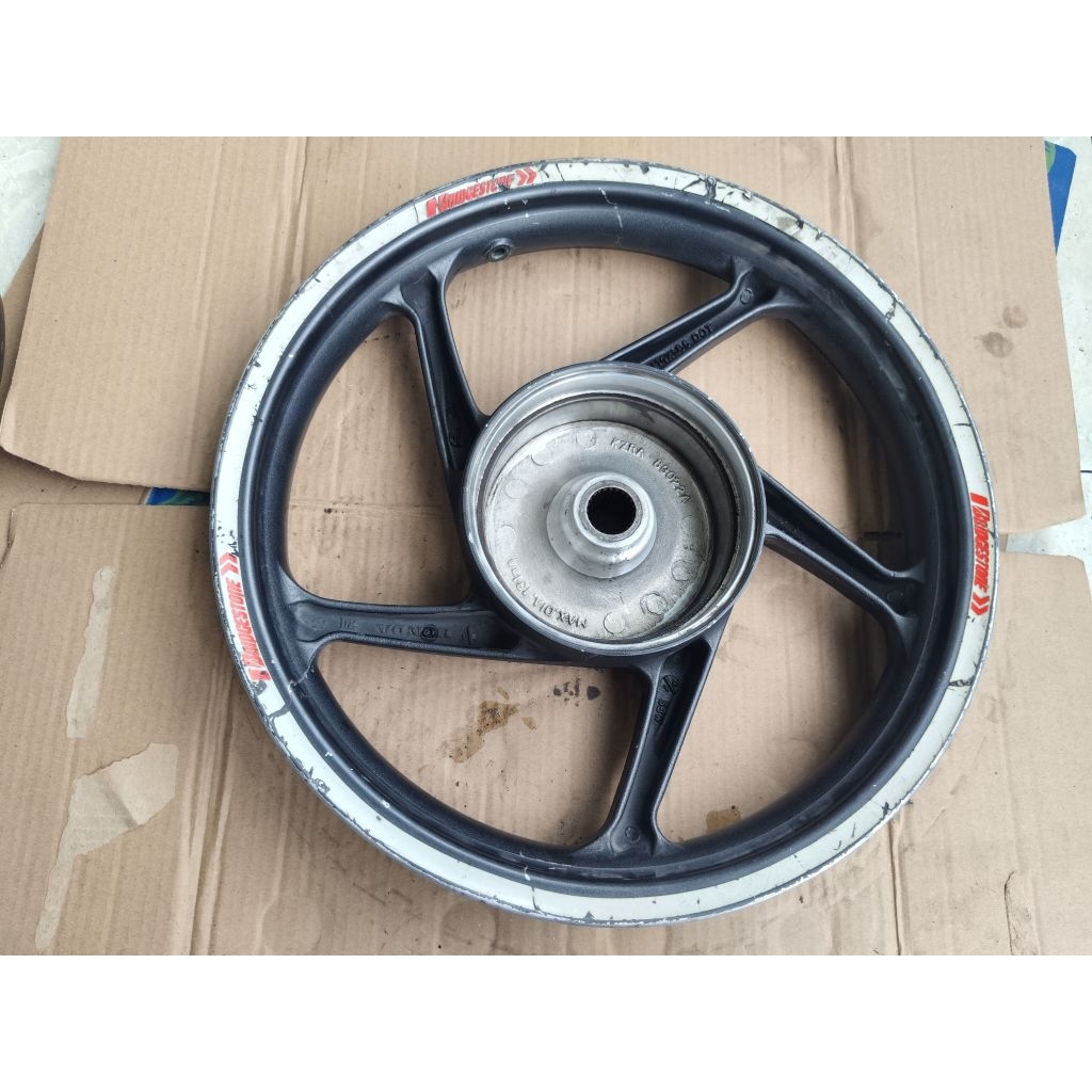 velg belakang vario 125 old kzr