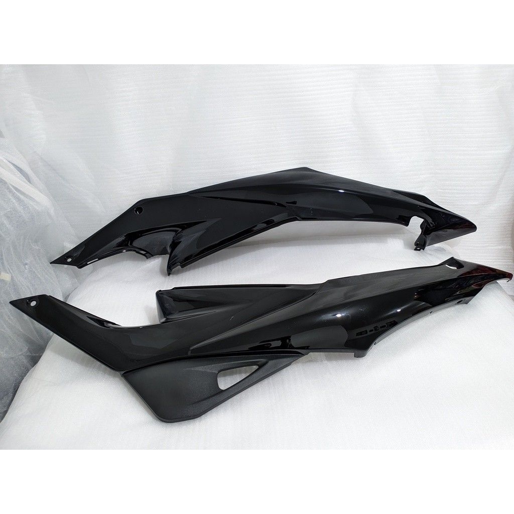 Cover bodi satria Fu barong bodi samping satria Fu barong warna hitam glossy