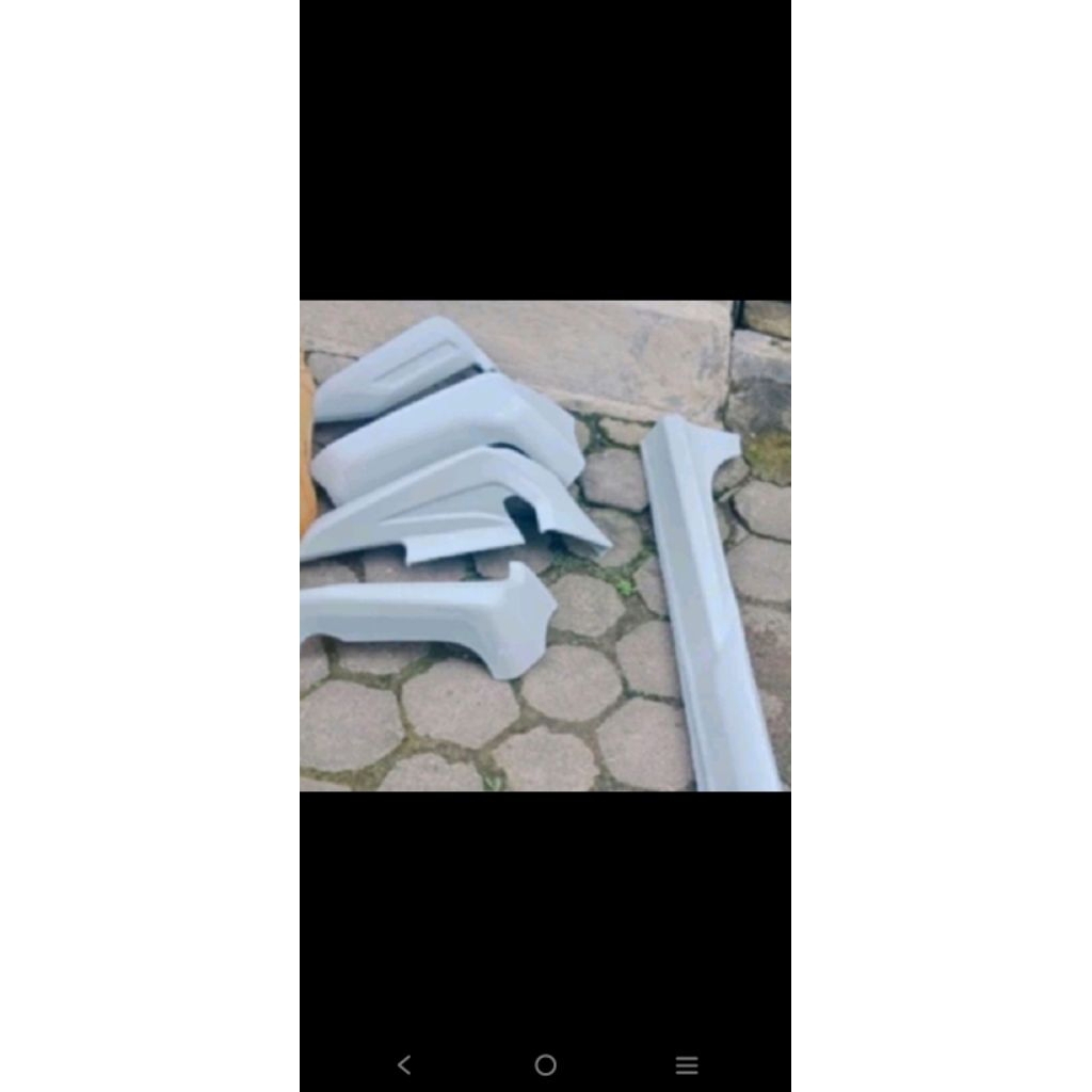 body kit Ayla samping belakang