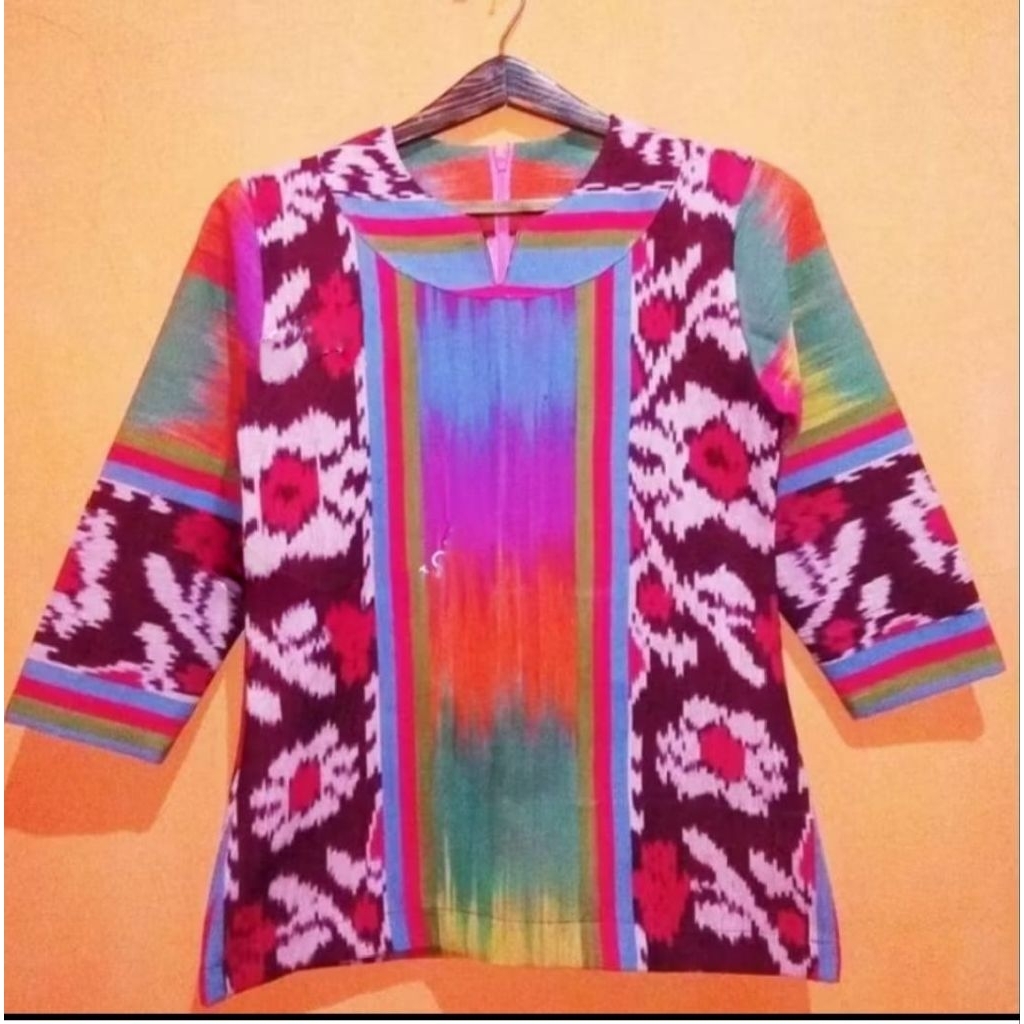 Blus dan Kemeja , Rok Tenun Merah Muda Bunga