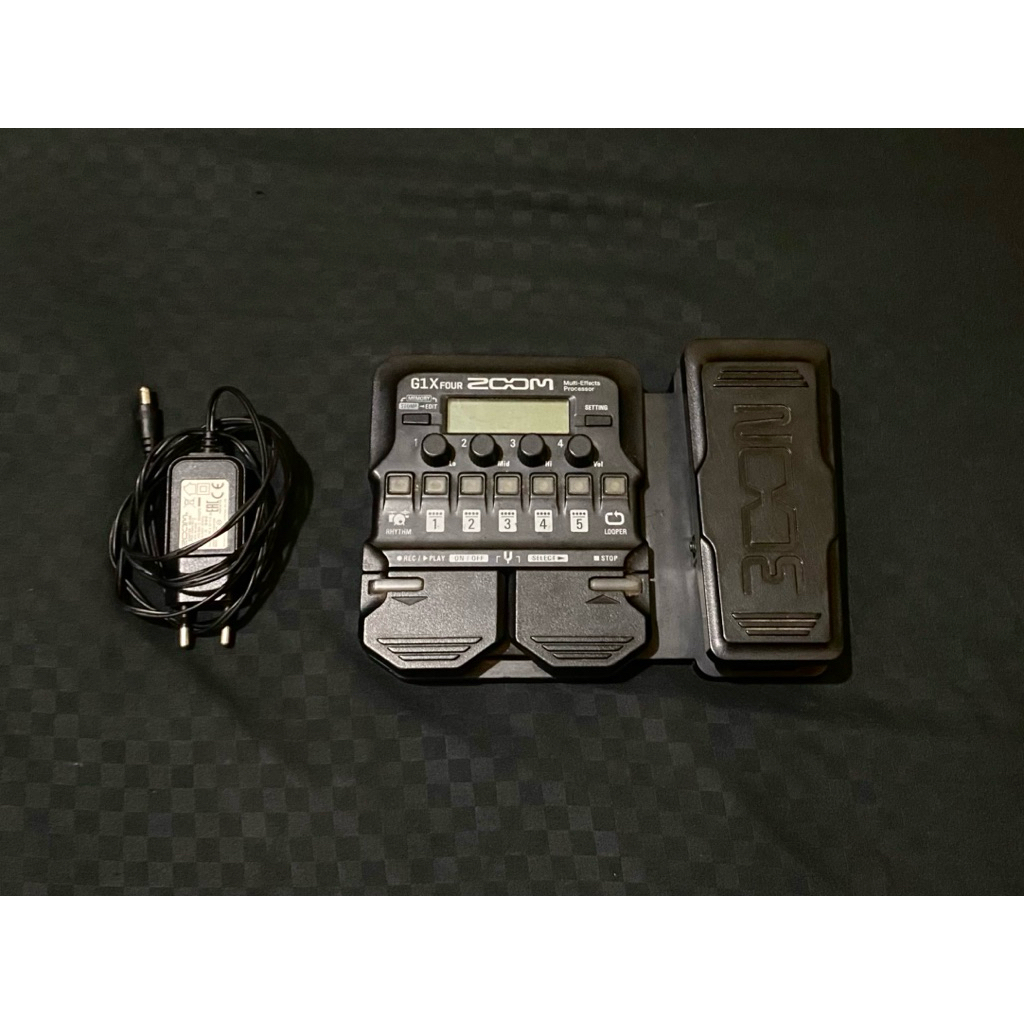 Efek Gitar Zoom G1X Four