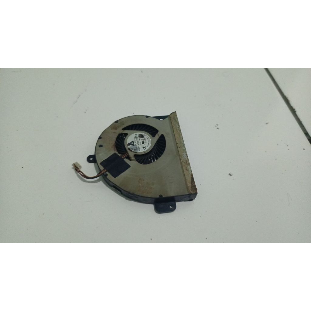 Asus A43E fan