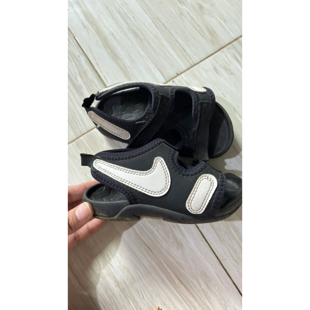 Preloved sendal anak nike