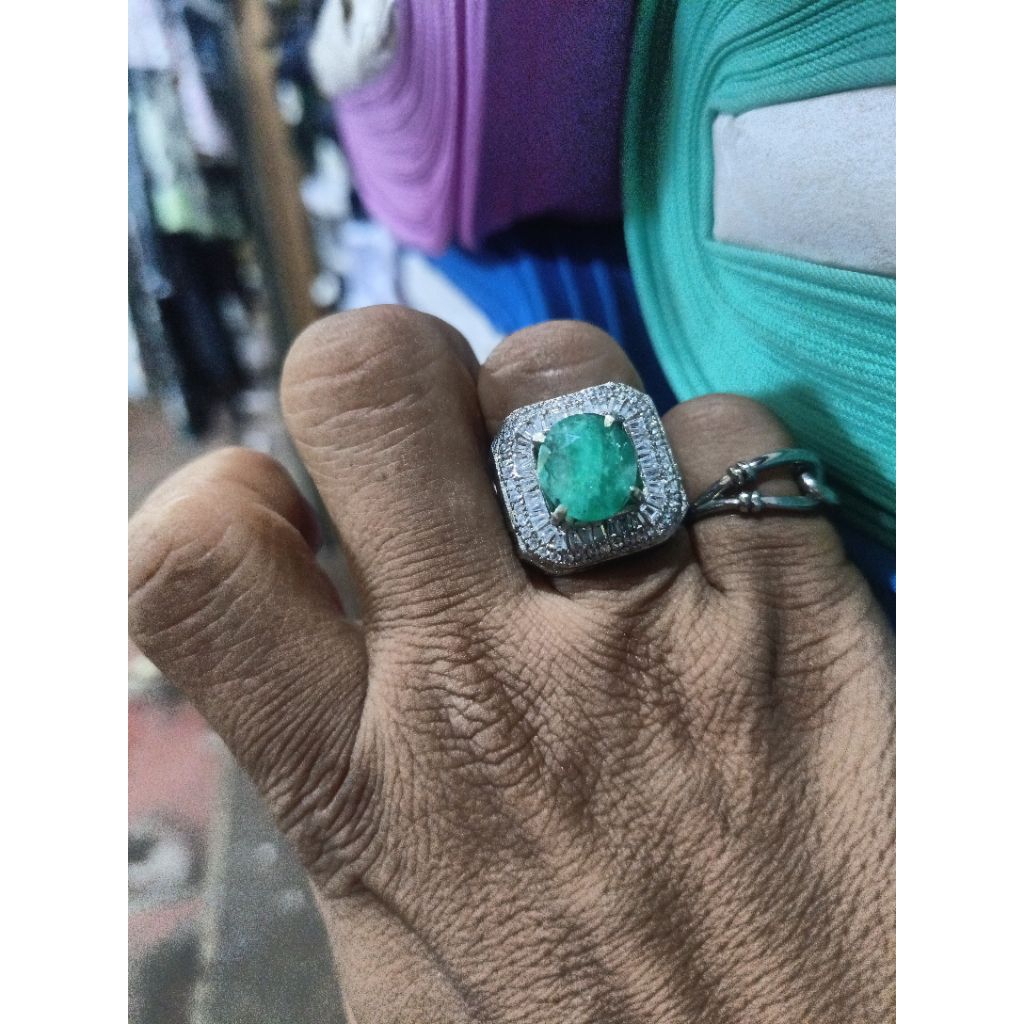 Batu emerald beryl colombia