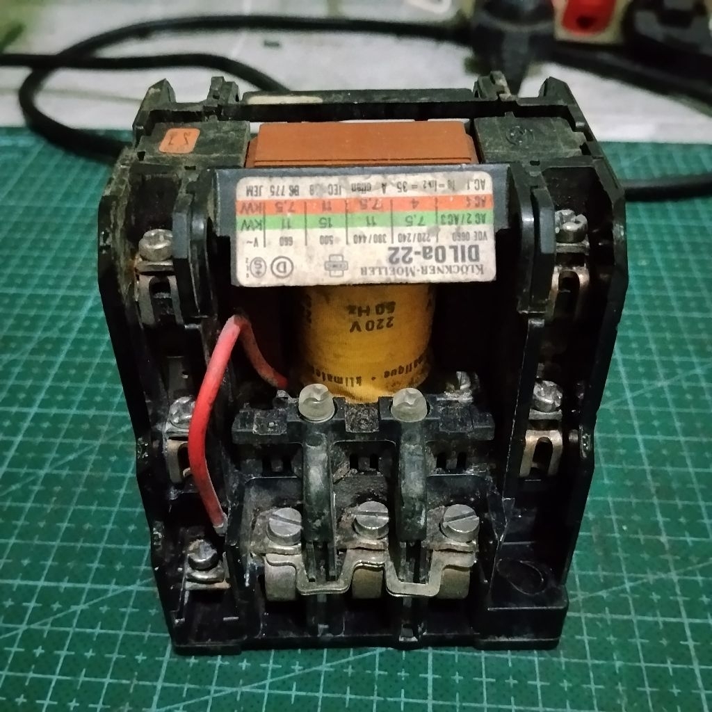 Kontaktor Bekas Klöckner-Moeller DIL0a-22 contactor bekas panek origina