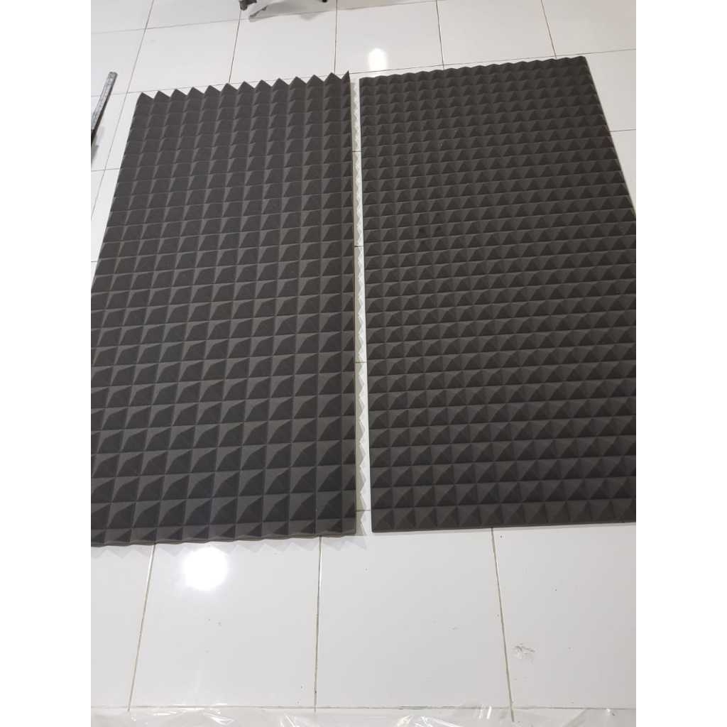 Busa peredam suara piramid (Hitam)