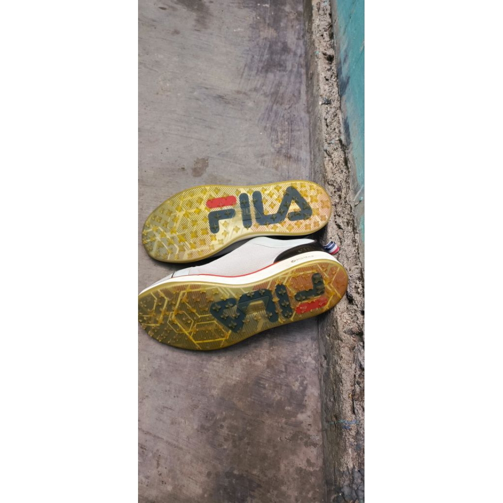 SEPATU FILA KULIT TALI BOA