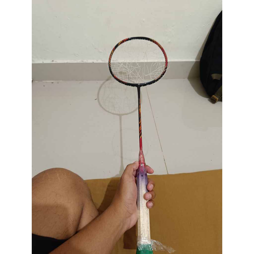 raket badminton Yonex Astrox 99 Pro 4u g5