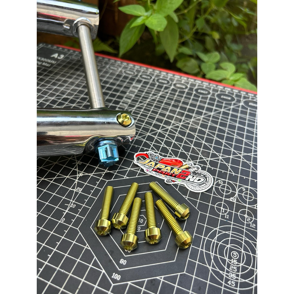 baut titanium pengunci as roda depan ninja baut pengunci as depan ninja r ss rr titanium GR5
