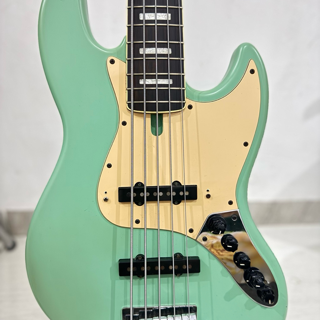 Bass Marcus miller V7 gen 1