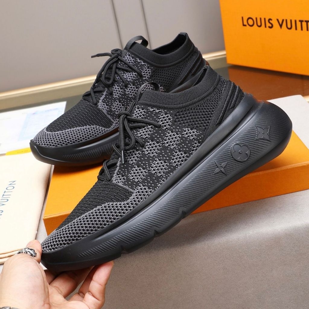SEPATU SNEAKERS LOUIS VUITTON PRIA DAN WANITA (UNISEX)