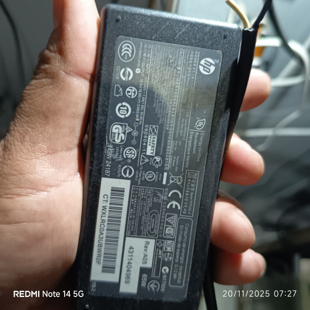 adaptor laptop HP 18,5v 3,5a Ori 65watt ( buntung )
