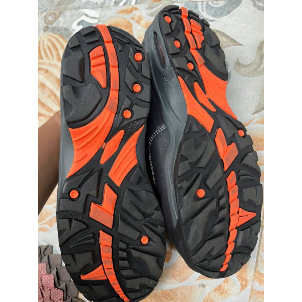 sepatu safety kerja (preloved)