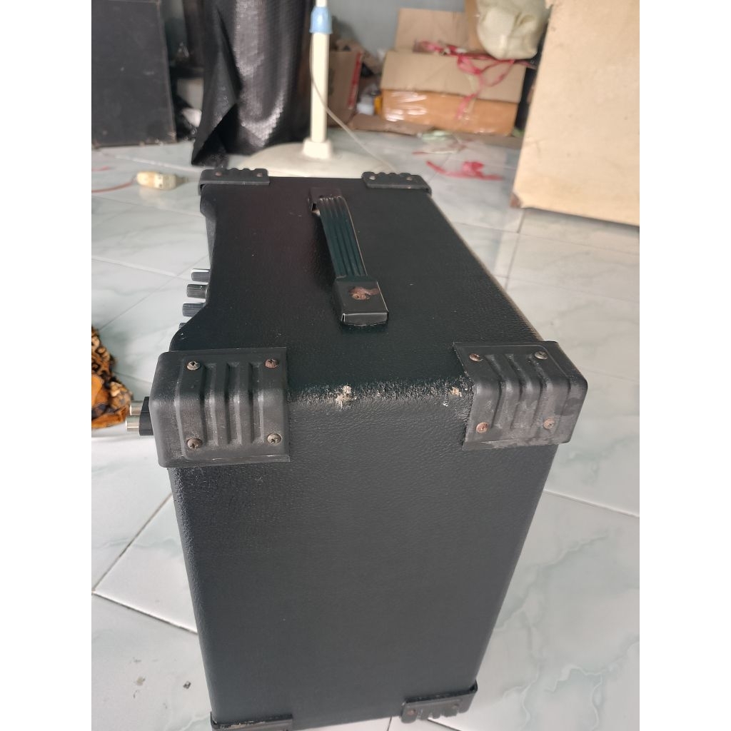 amplifier gitar Laney second