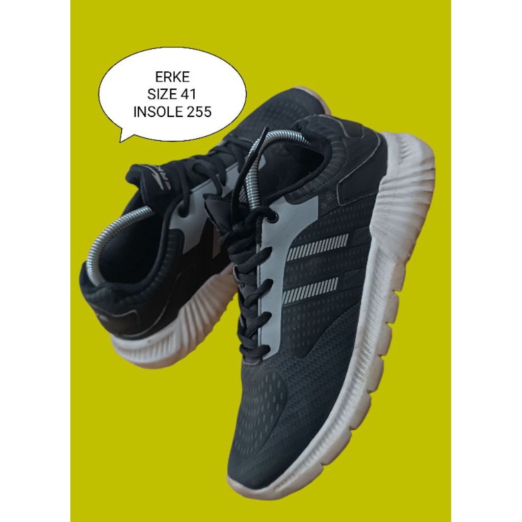 SEPATU SNEAKERS ERKE PRELOVED SIZE 41