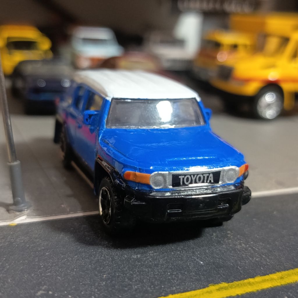 majorette loose toyota fj