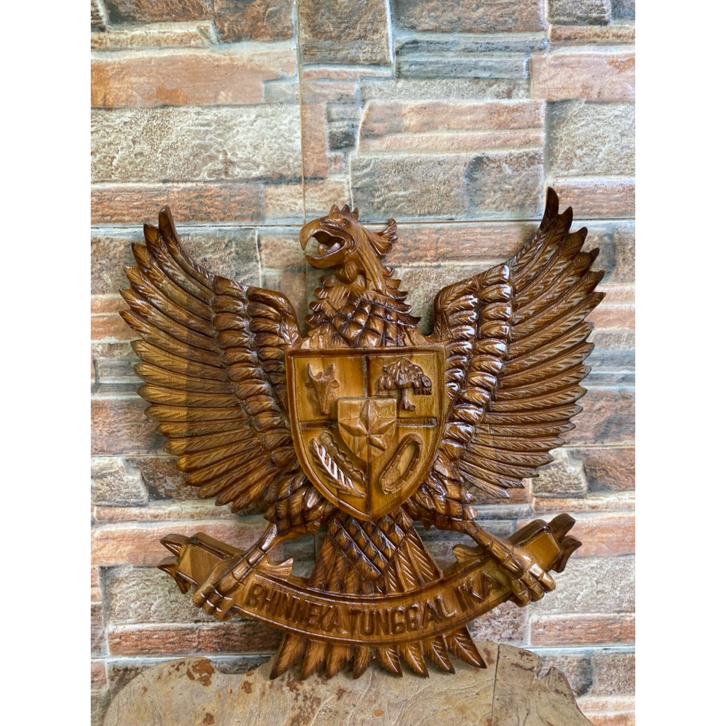 Lambang Garuda - Kerajinan Tangan Ukir Pahat 3D Kayu Jati