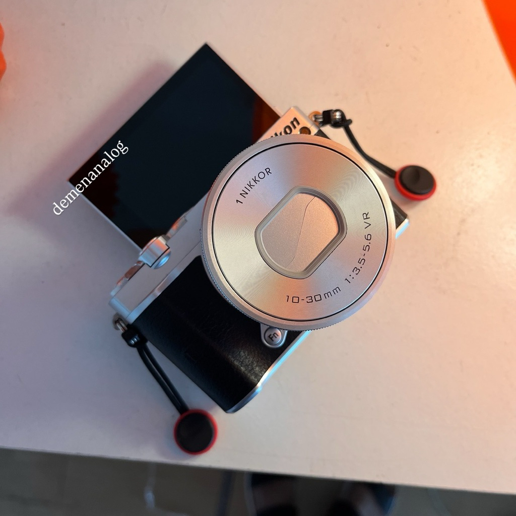 Kamera Digital Digicam Mirrorless Nikon 1 J5