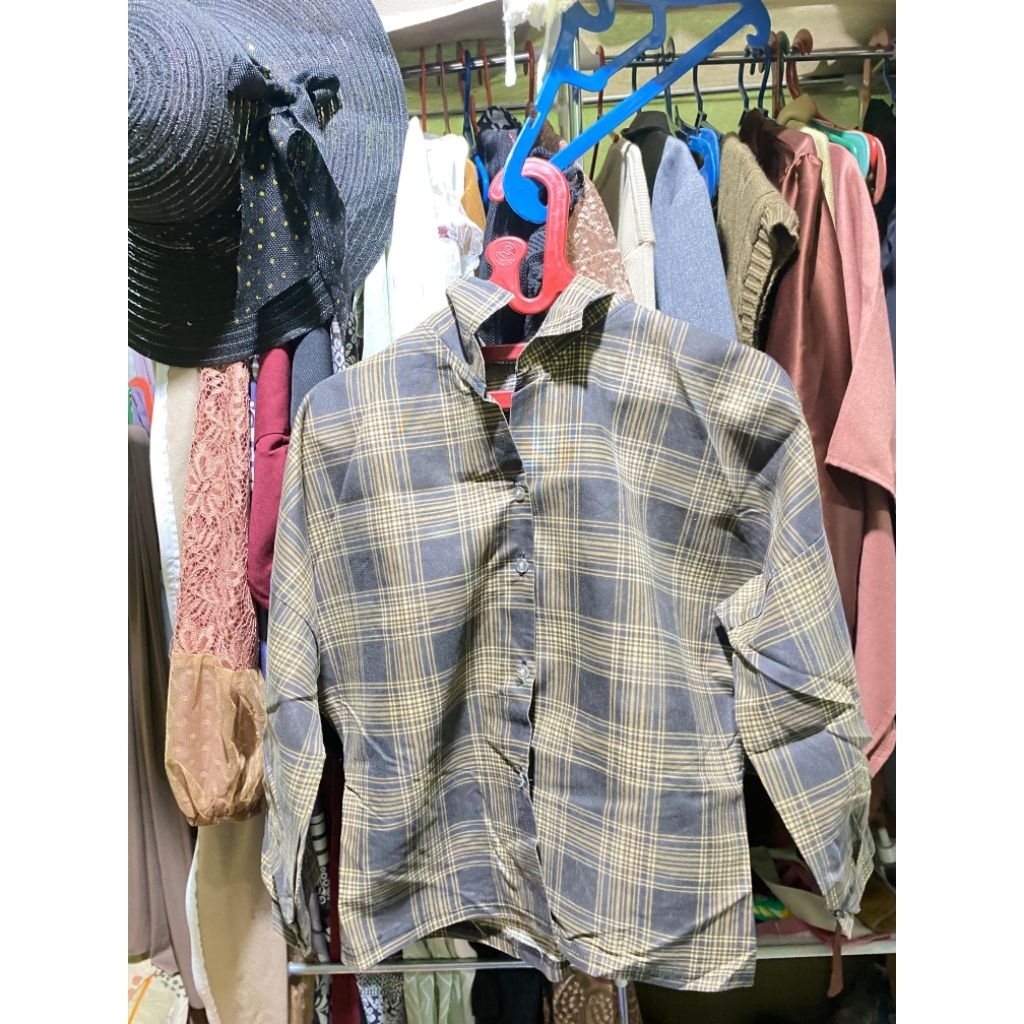 kemeja kotak-kotak crop