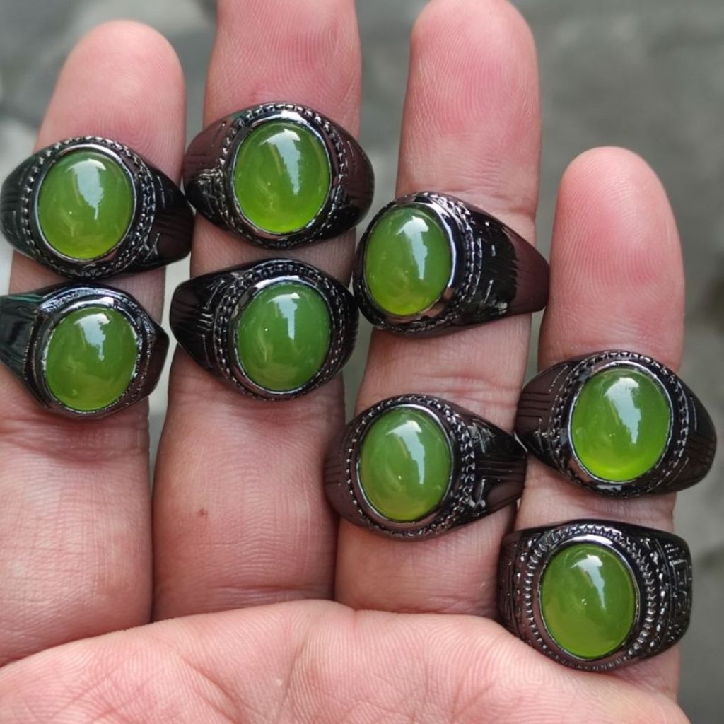 Cincin batu akik Hijau Lumut Sungai Dareh pucuk Pisang Ring Titanium