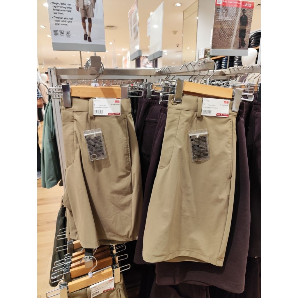 Celana Pendek Ultra Stretch Pria Uniqlo (Unisex)