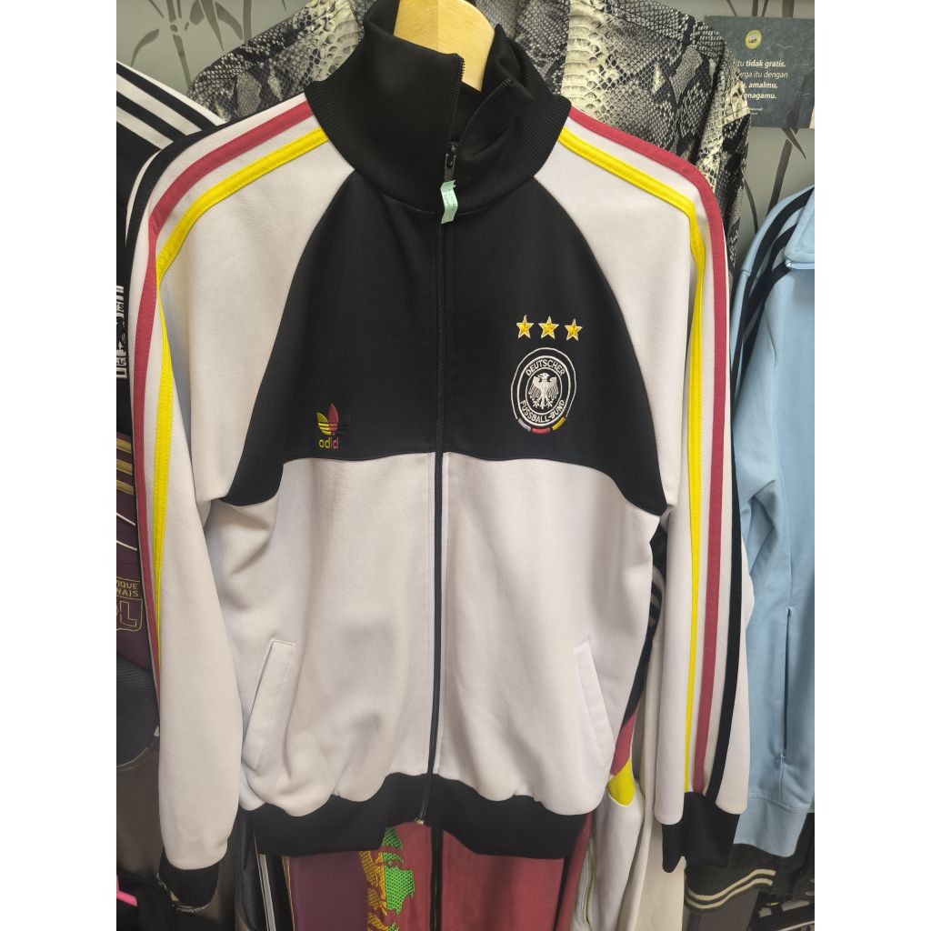tracktop Adi jerman