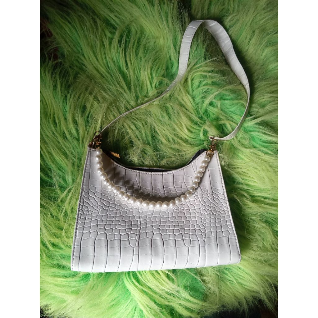 preloved tas wanita warna putih