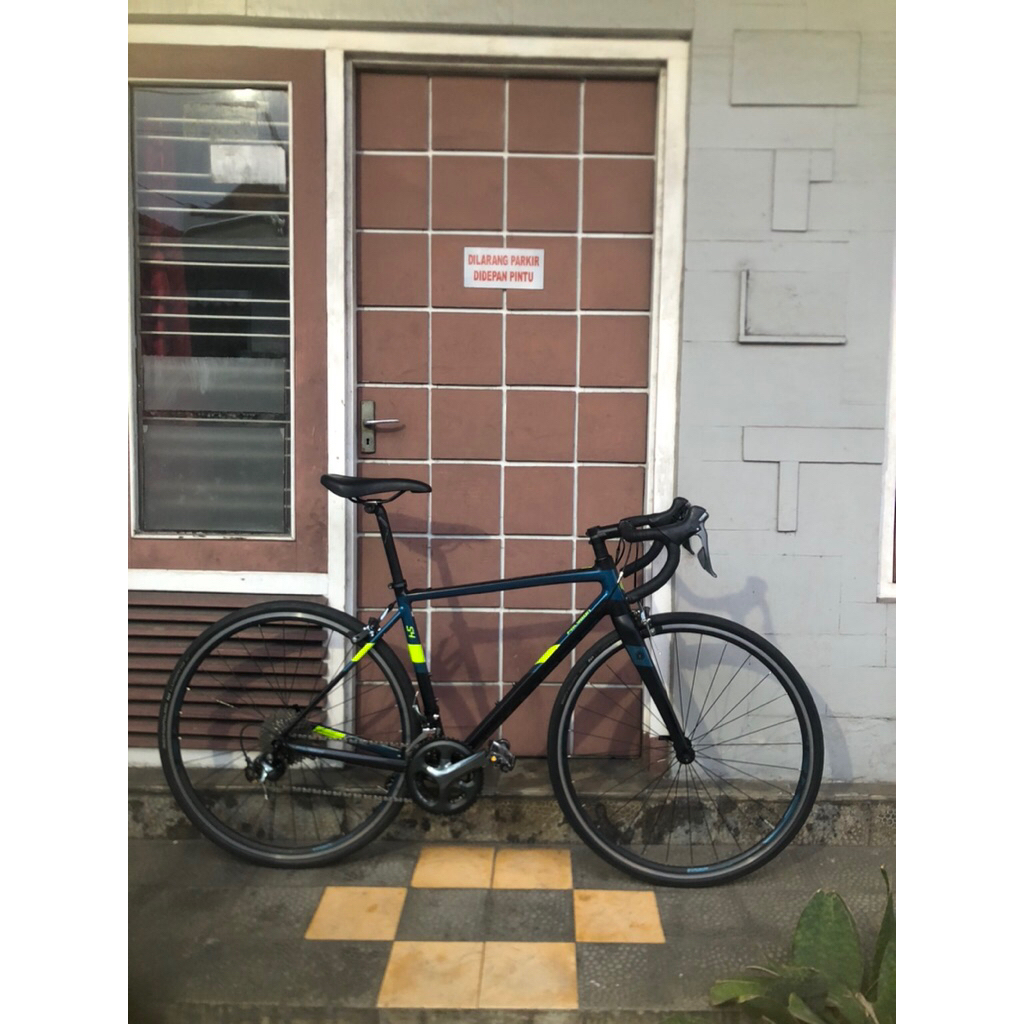 Roadbike Polygon Strattos S4