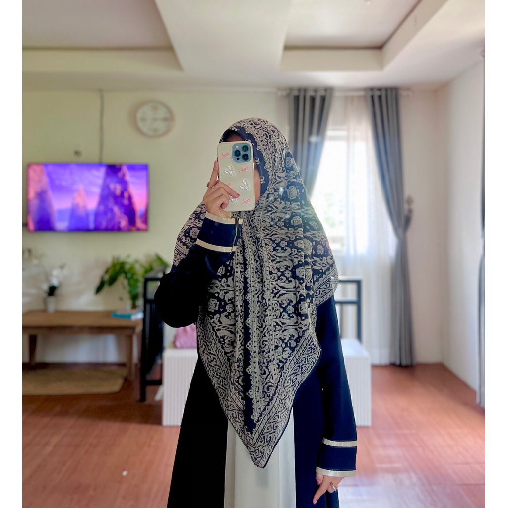 Preloved Dian Pelangi Studio Scarf navy