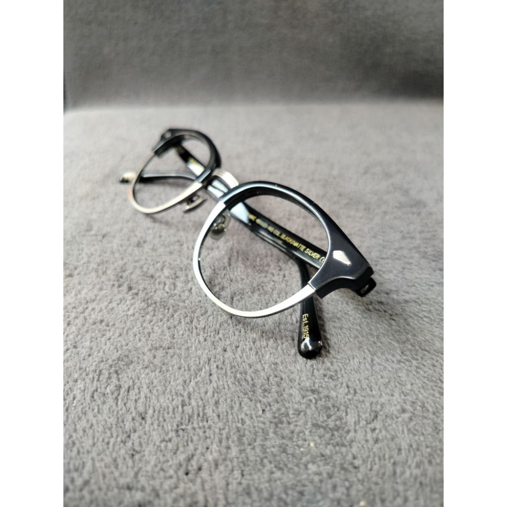 kacamata second moscot berkualitas