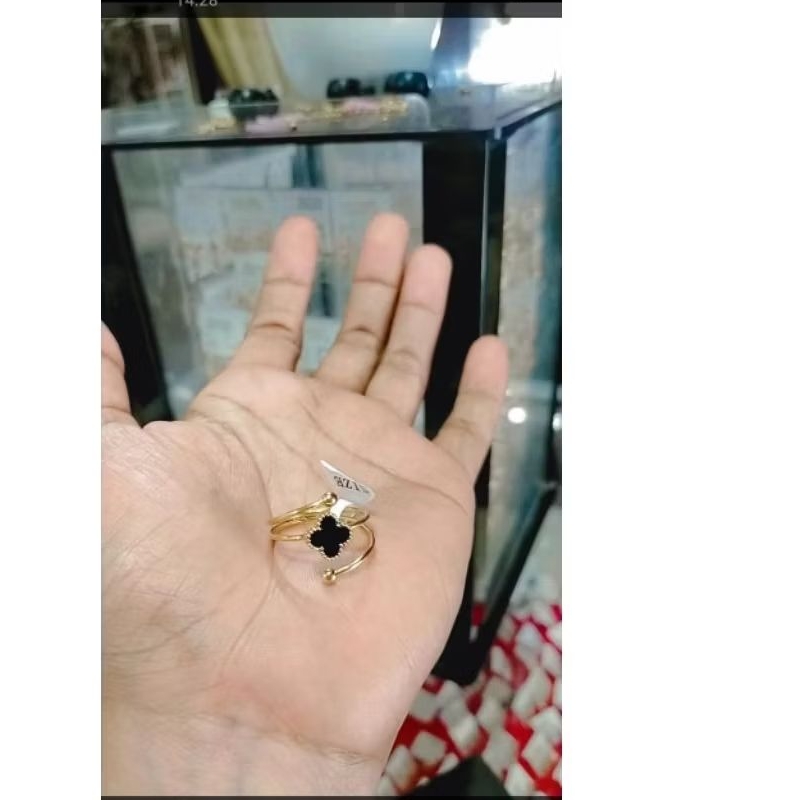 cincin titanium bunga hitam spiral