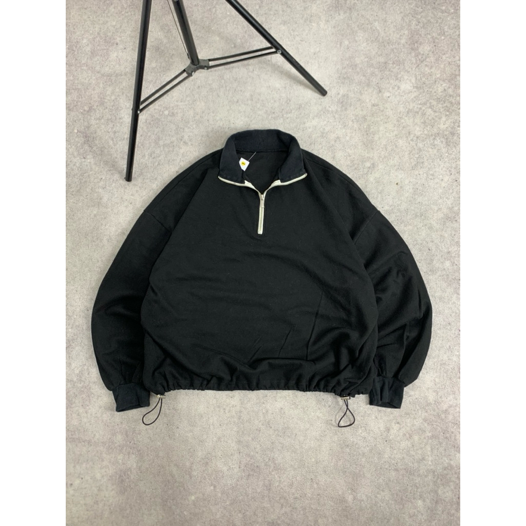 Black halfzip crewneck