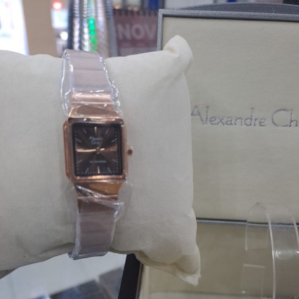 AlexanderChristieWanita