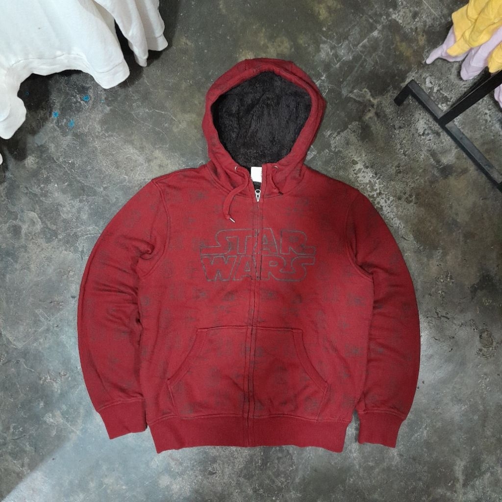 UNIQLO X STAR WARS SHERPA ZIPPER HOODIE MAROON