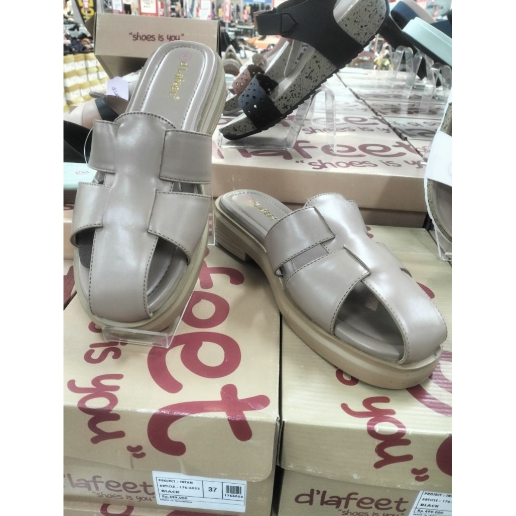 Sendal merk d'lafeet